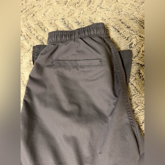 EON by Maevn grey scrub set. Size X-Small. Gently used condition. - Picture 8 of 9